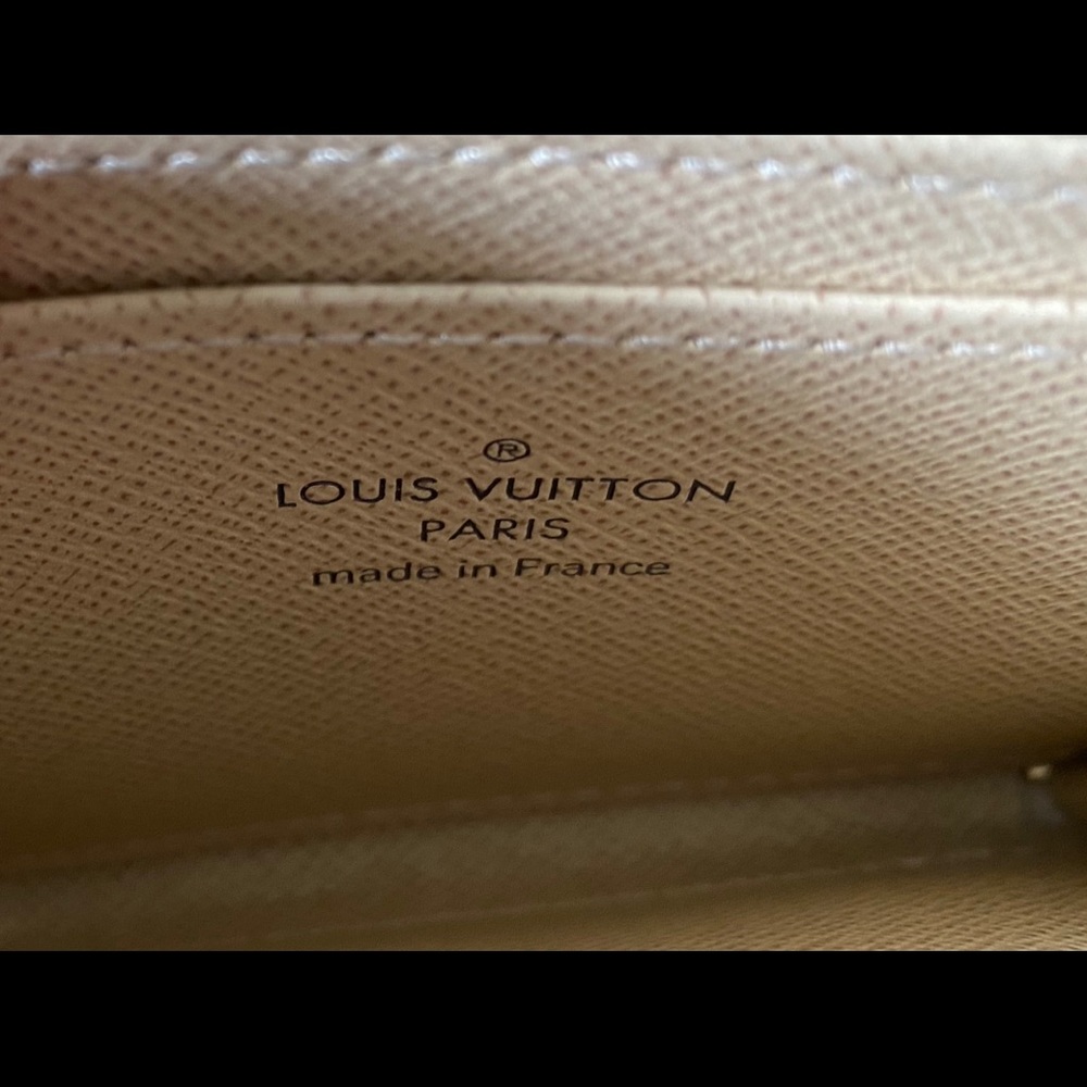 Authentic Louis Vuitton Zippy Coin Purse - Picture 2 of 8